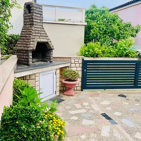 Por-ta Apartment *
